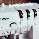 BROTHER - Airflow 3000 mit und ohne Anschiebetisch - Overlock mit Lufteinfädelsystem