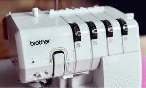 BROTHER - Airflow 3000 mit und ohne Anschiebetisch - Overlock mit Lufteinfädelsystem