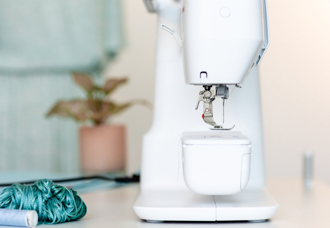 BERNINA b325 – NEUES Modell 2025 - die stylische Einsteigerin (jetzt Vorbestellen)