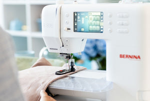 BERNINA B335 –  Modell 2025 - die moderne Enthusiastin
