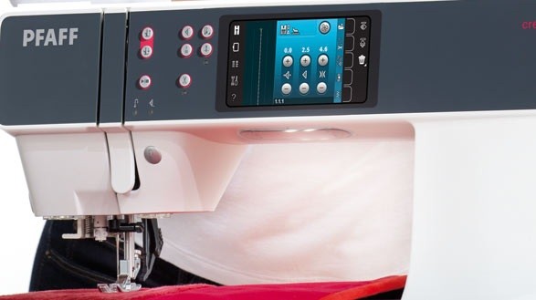 PFAFF Creative™ 3.0 Näh- und Stickmaschine mit großem Stickmodul