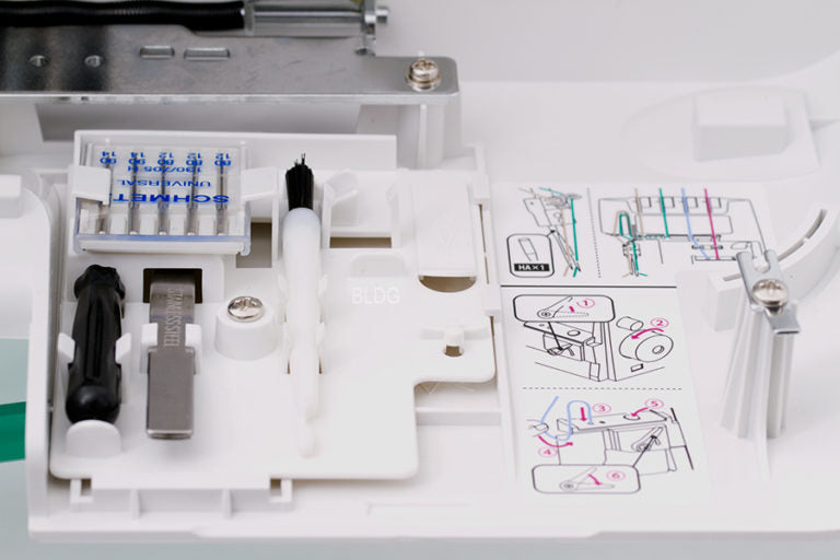 JUKI MO - 2000 QVP mit Lufteinfädler - Overlock